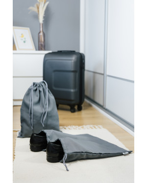 Elegancki Zestaw Organizerów Podróżnych Baga | Polskie worki na buty i odzież. Minimalistyczny design, funkcjonalne akcesoria.