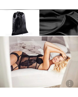 Elegancki woreczek na bieliznę Baga | Jednokomorowy organizer podróżny z czarnej satyny | Personalizacja haftem I Unisex